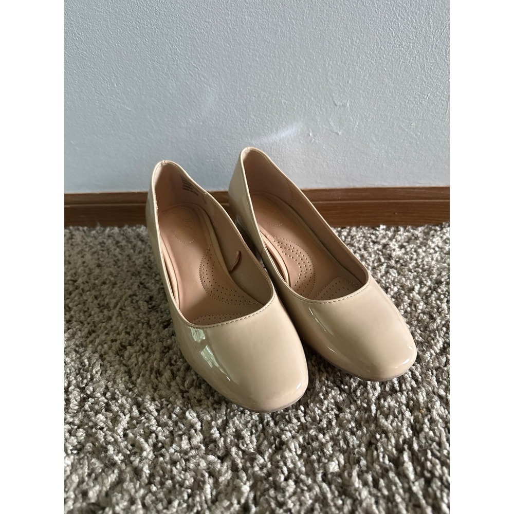 Dexflex Comfort Women's Shoes Tan Faux Patent Classic Pump 3" Heel Size 7.5